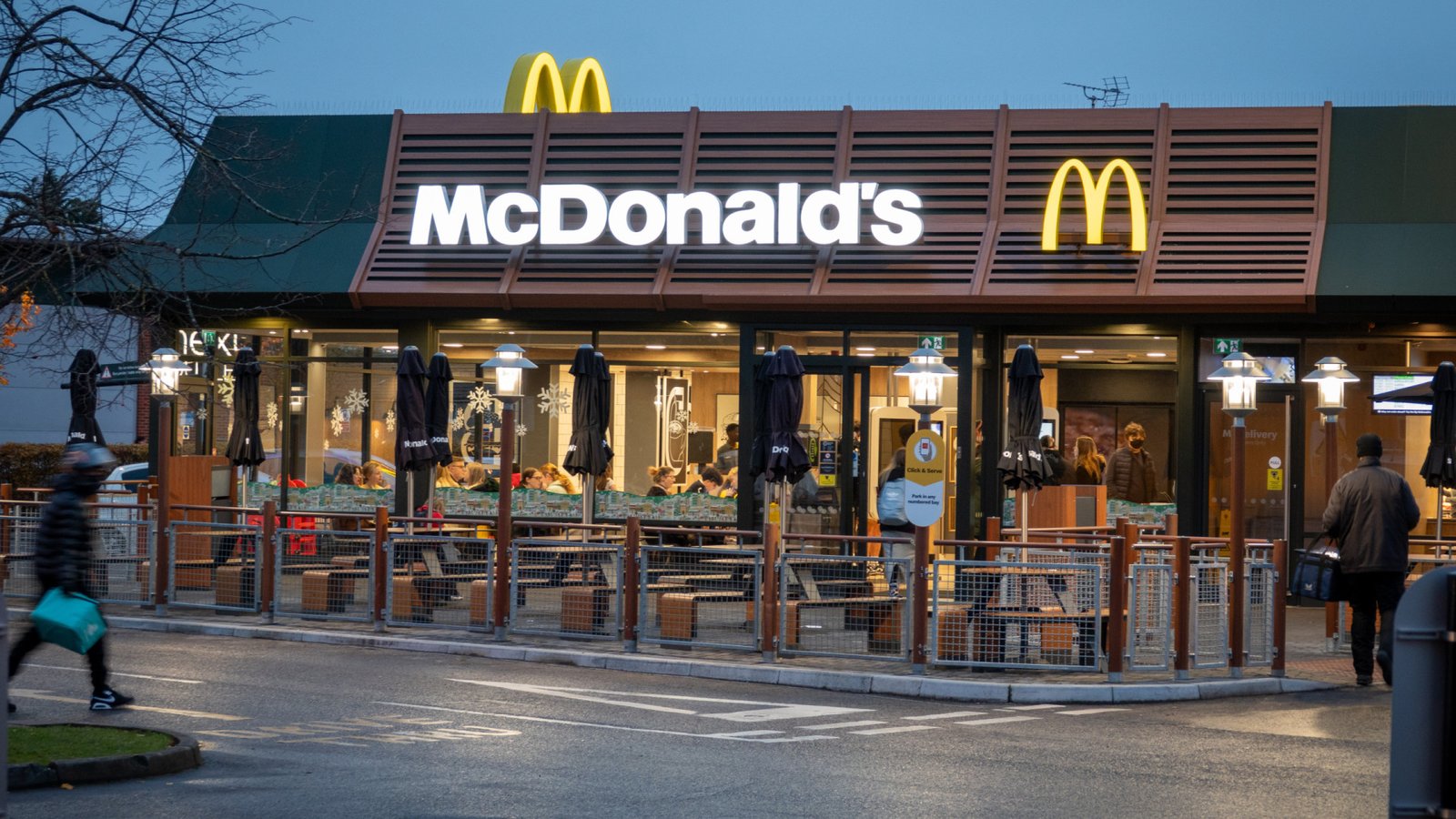Surto de E. Coli em lanche do McDonald’s nos EUA já contaminou 75 pessoas, diz FDA