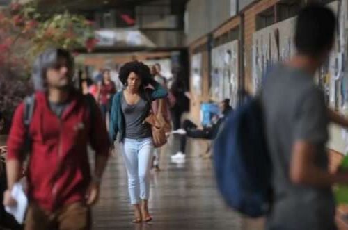 CAPES abre inscrições para 12 mil bolsas do Pé-de-Meia Licenciaturas