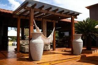 Vasos egípcios com chafariz e fogo são novos jeitos de relaxar em casa Vasos egípcios com chafariz e fogo são novos jeitos de relaxar em casa