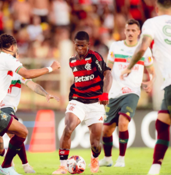 Flamengo estreia no Carioca com empate após reação nos acréscimos