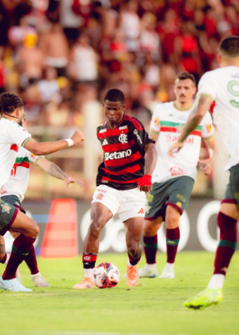 Flamengo estreia no Carioca com empate após reação nos acréscimos