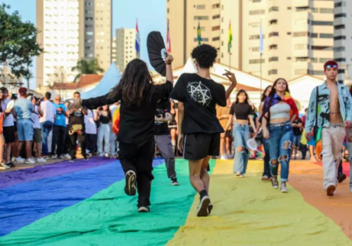 Festival abre seleção para artistas LGBT+ com investimento de R$ 10 mil