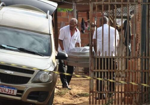 Pai de adolescente assassinado diz que filho estava dormindo e foi torturado