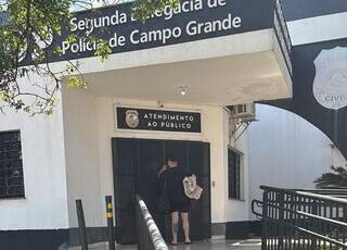 Médicos, clínicas e igreja, os alvos da "pistoleira digital" em 5 estados Médicos, clínicas e igreja, os alvos da "pistoleira digital" em 5 estados