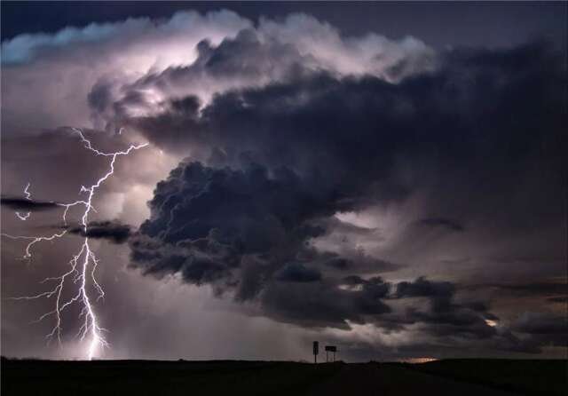 Temporais com ventos fortes atingem MS e Energisa alerta para a segurança