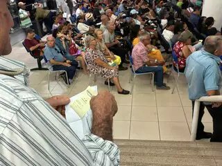 2apuk8cr22zos Contribuintes lotam Central do Cidadão em Campo Grande