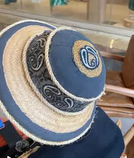 André bate ponto no shopping para meditar e encontrar a 5 dimensão André bate ponto no shopping para meditar e encontrar a 5 dimensão