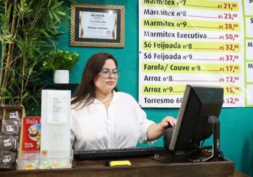 Renata começou com lanche e hoje é quase dona de praça do Coophasul