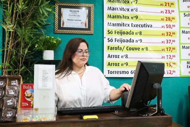 Renata começou com lanche e hoje é quase dona de praça do Coophasul