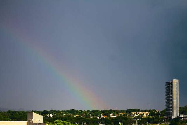 Previsão indica chuva e risco de tempestades em MS neste domingo