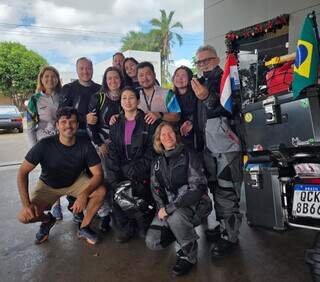 "Presos" na Bolívia, motociclistas de MS pagam R$ 15 por litro de gasolina