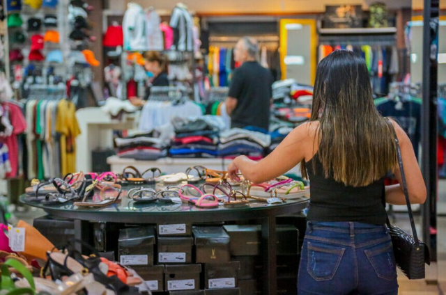 Fim da reeleição, escala 6x1 e voto aberto são pautas do Senado para 2026