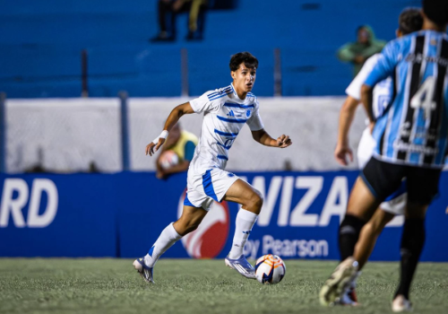 Cruzeiro vira sobre o Grêmio, vence por 3 a 2 e vai à final da Copinha