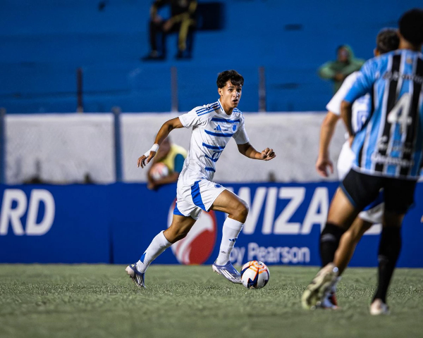 Cruzeiro vira sobre o Grêmio, vence por 3 a 2 e vai à final da Copinha