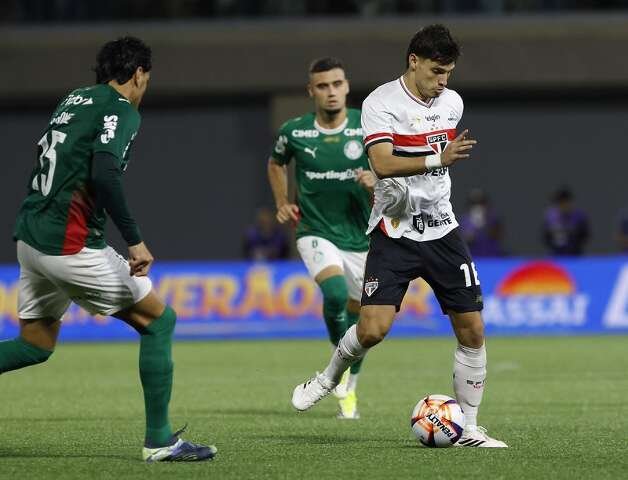 Palmeiras vence o São Paulo por 3 a 1 e assume a liderança do Paulistão