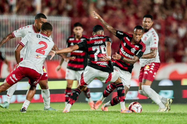 Rodada tem tropeço do Flamengo, clássico paulista e empate do Atlético