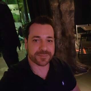 Irmã diz que assassino de patrão foi acolhido e conviveu como família da vítima Irmã diz que assassino de patrão foi acolhido e conviveu como família da vítima