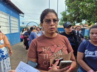 Moradores chegam na noite anterior para garantir senha em seleção do Primt