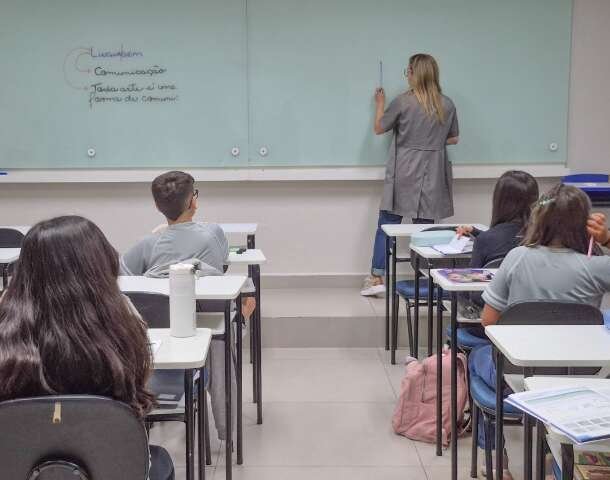Com reajuste de 5%, escola particular aumenta mais que inflação e cesta básica