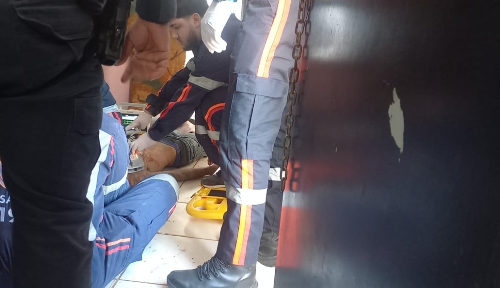 Rapaz é baleado na cabeça dentro de apartamento e fica em estado grave