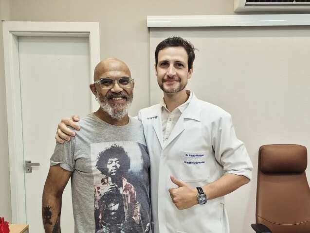 Ícone do punk agradece médico e Santa Casa após quase 1 mês internado na Capital