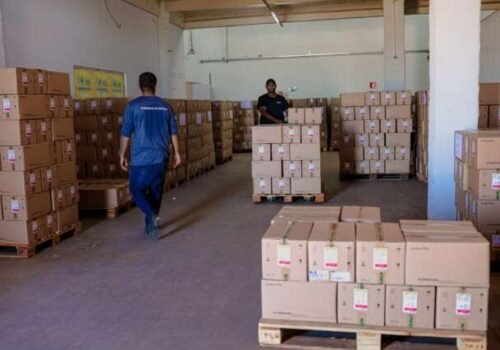 Rede Municipal de Saúde recebe novos lotes de medicamentos e insumos