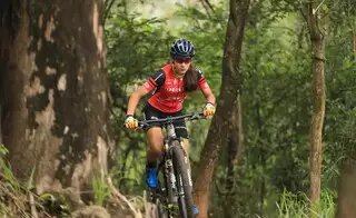Millene trocou festa de 15 anos por 150 km de bike ao lado da mãe 