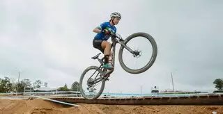 Millene trocou festa de 15 anos por 150 km de bike ao lado da mãe 