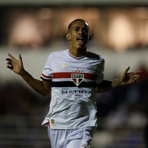 Campo-grandense Djhordney marca, São Paulo vence Botafogo e vai à semi