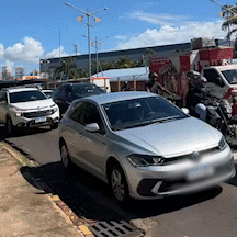 Reparos em rotatória da Avenida Zahran deixam trânsito lento na região