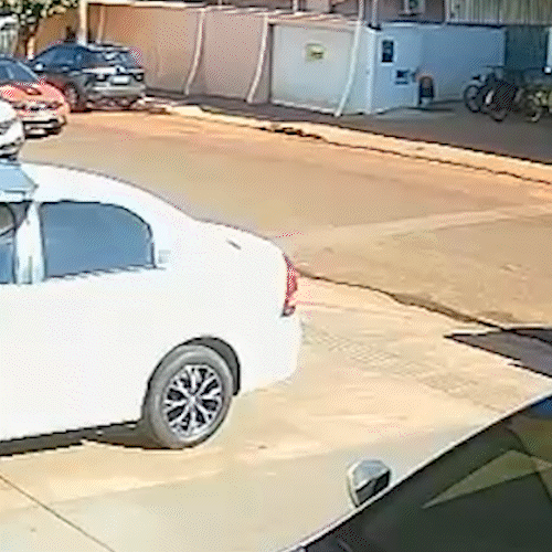 Vendedor se masturba dentro de carro, persegue jovem e é preso horas depois