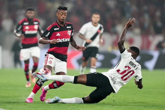 Gol de Carrascal define clássico entre Flamengo e Vasco no Maracanã