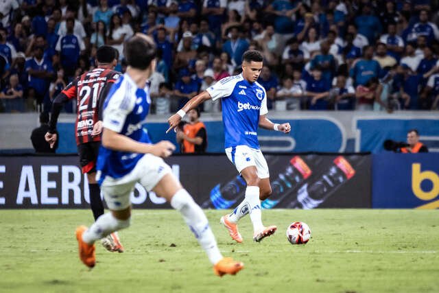 Pouso Alegre vence o Cruzeiro e estraga estreia de Tite