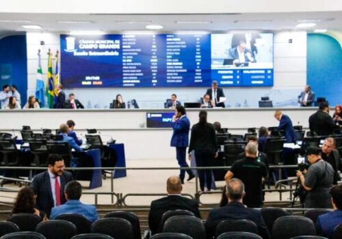 Câmara suspende decreto da taxa do lixo no IPTU