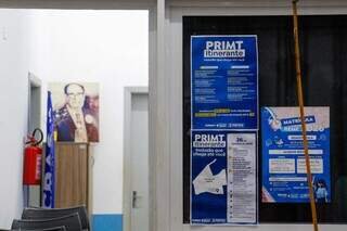 Em busca de emprego, doméstica encara chuva e noite em claro por uma senha Em busca de emprego, doméstica encara chuva e noite em claro por uma senha