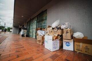 Lojas e órgãos públicos esvaziam salas para fim do "1º shopping de Campo Grande" Lojas e órgãos públicos esvaziam salas para fim do "1º shopping de Campo Grande"
