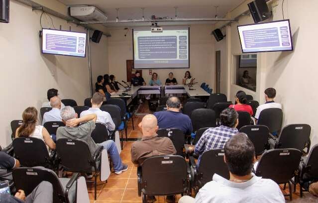 Plano prevê multa de até 200% e regras para anúncios em patrimônio histórico