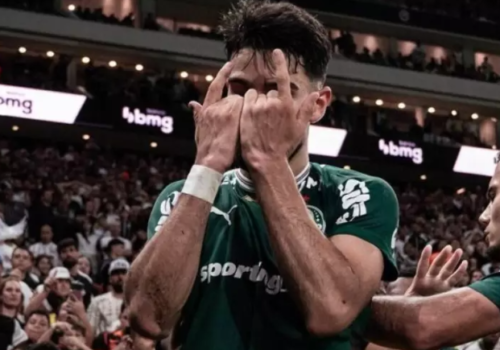 Memphis perde pênalti, Palmeiras bate o Corinthians e garante vaga no mata-mata