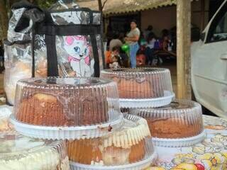 Com limite de 8 kg de comida por preso, “tensão” na fila da Máxima é a balança