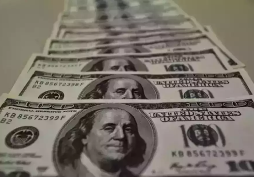 Dólar fecha em queda a R$ 5,24 com entrada de capital estrangeiro no país