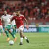 Palmeiras vence Internacional e chega ao topo da tabela do Brasileirão