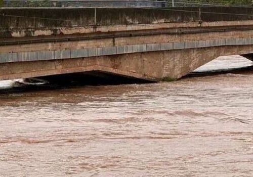 Após chuvas, nível do rio Taquari volta a subir e Coxim fica em alerta