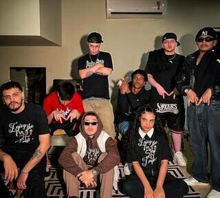 Amigos transformam paixão por moda alternativa em marca de streetwear 