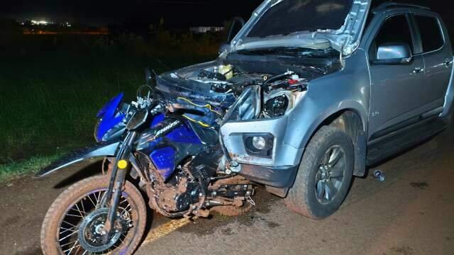 Caminhonete atinge moto e deixa ferido grave na BR-163