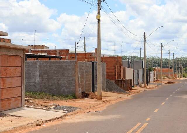 Nem mesmo alta da construção resolve falta de moradias em Inocência