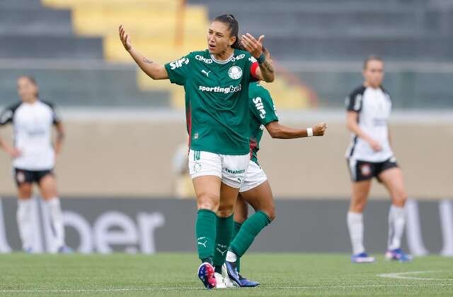 Palmeiras vence Corinthians nos pênaltis e é campeão da Supercopa Feminina