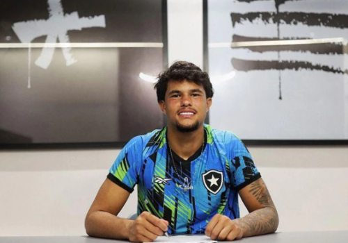 Botafogo assina 1º contrato profissional com goleiro Bruninho Samudio