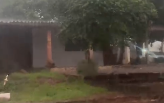 Chuva atinge bairros da Capital e previsão indica pancadas em MS