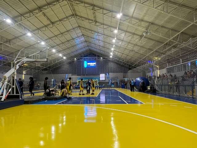 Após três anos fechado, ginásio reabre com reforma de R$ 5,8 milhões