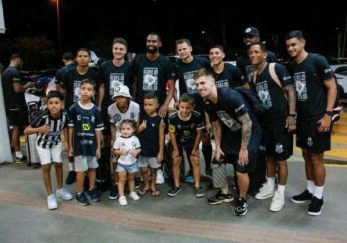 Operário desembarca sob festa após vaga histórica na Copa do Brasil